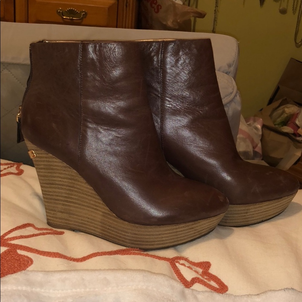 Elaine turner wedge leather booties - size 8